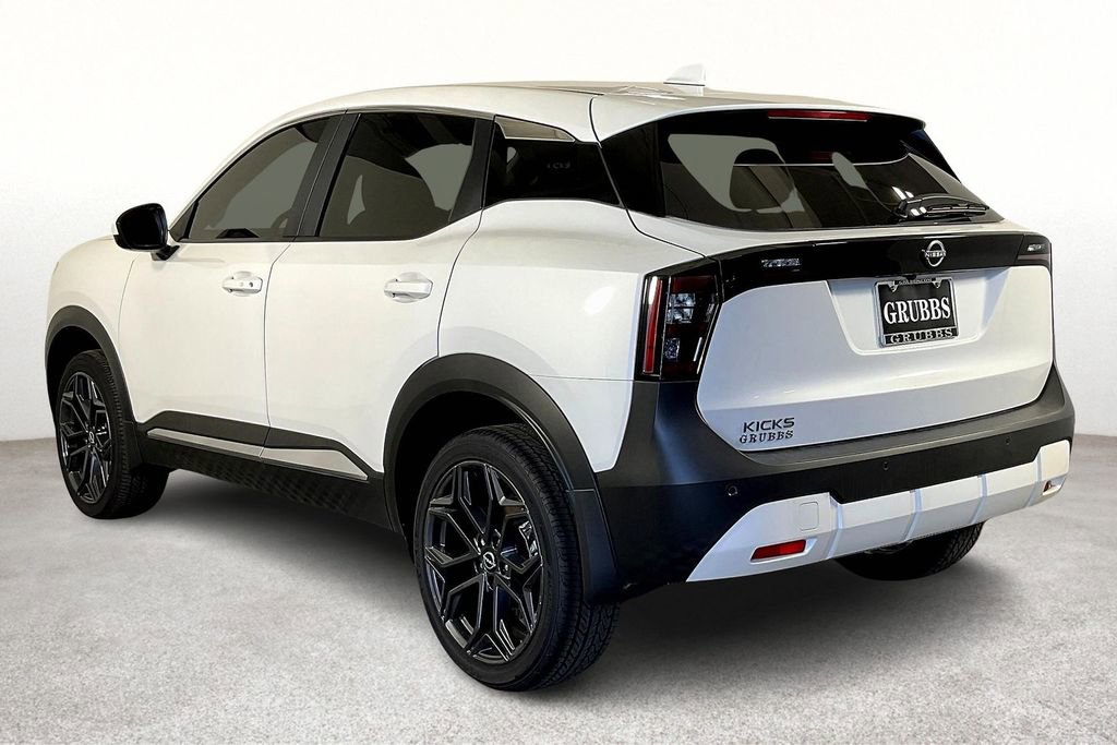 Used 2025 Nissan Kicks SV image 6