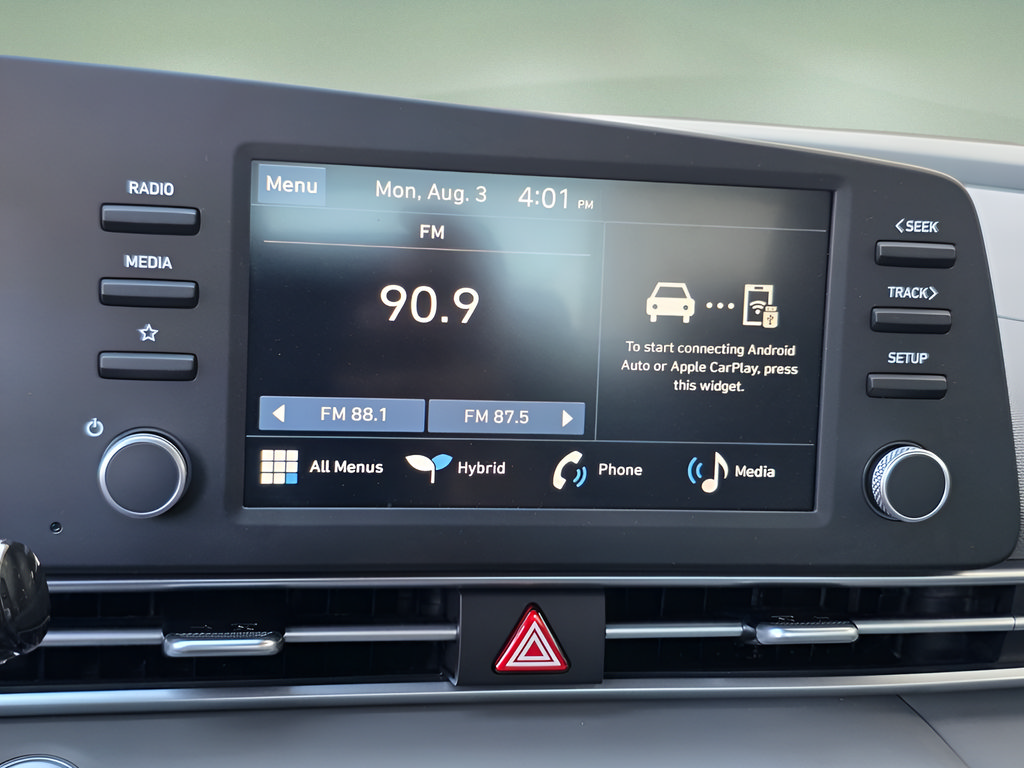 Used 2026 Hyundai Elantra Hybrid FWD image 26