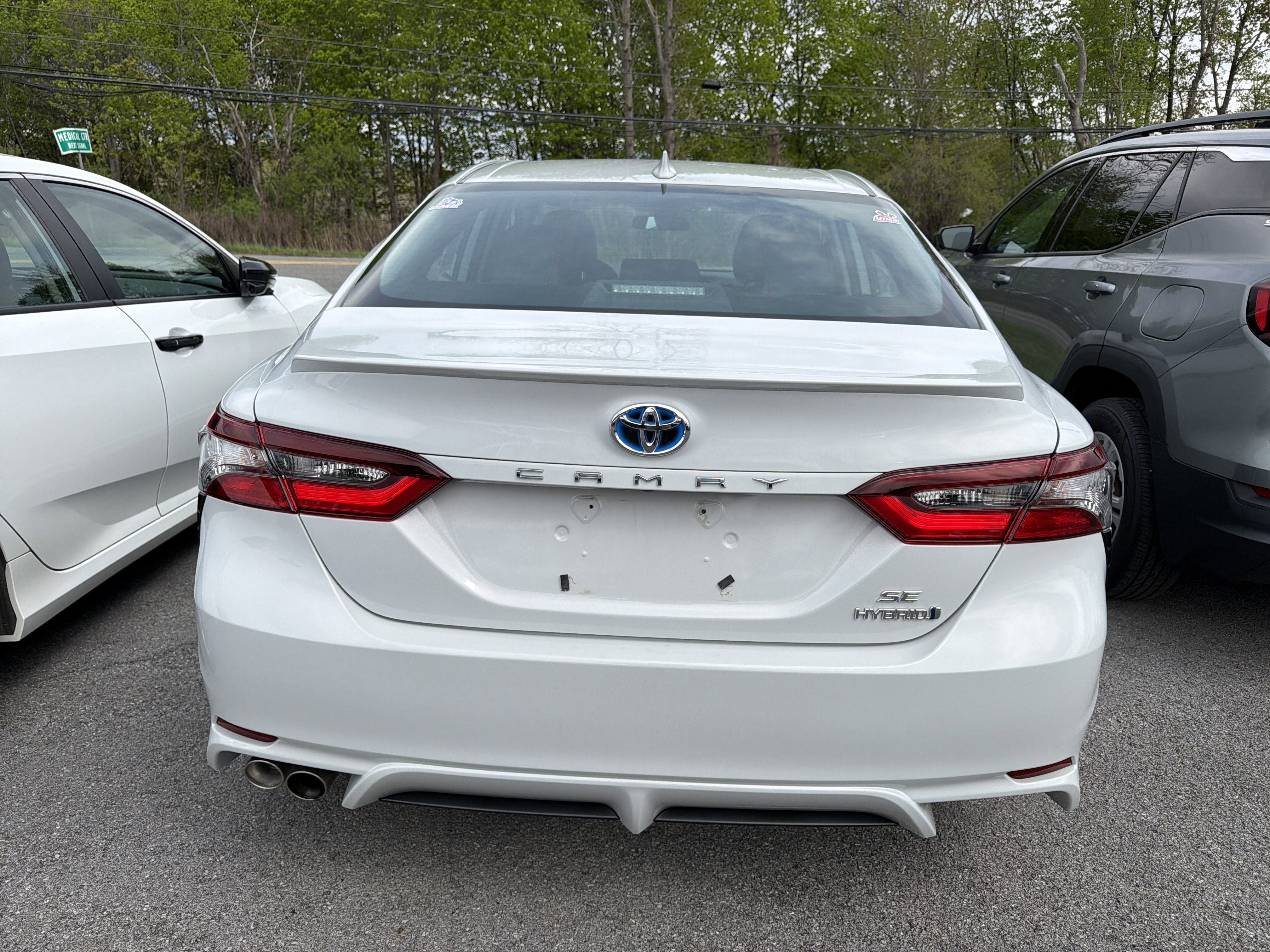 Used 2023 Toyota Camry SE w/ Cold Weather Package FWD image 6
