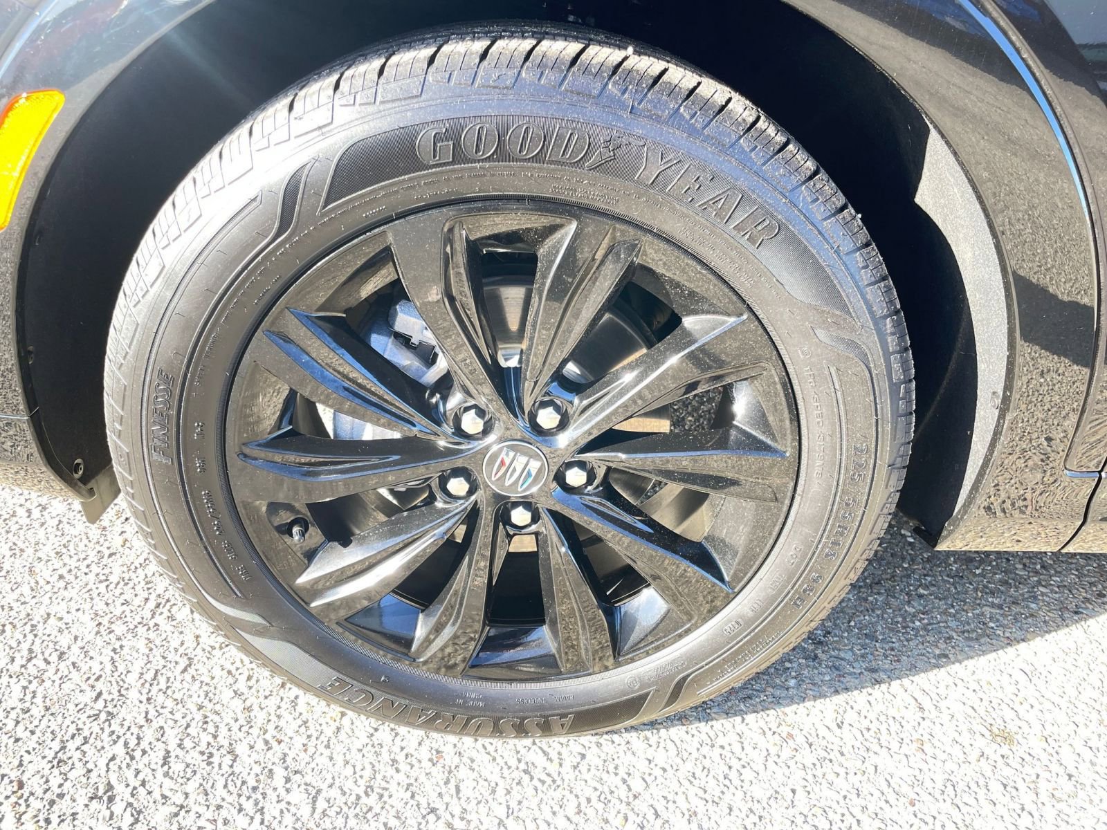 Used 2025 Buick Envista Sport Touring image 30