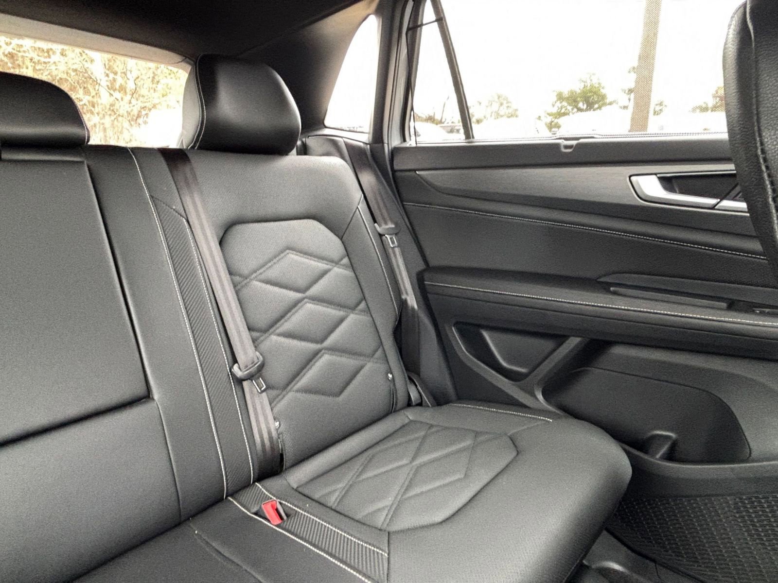 Used 2025 Volkswagen Atlas Cross Sport SE image 37