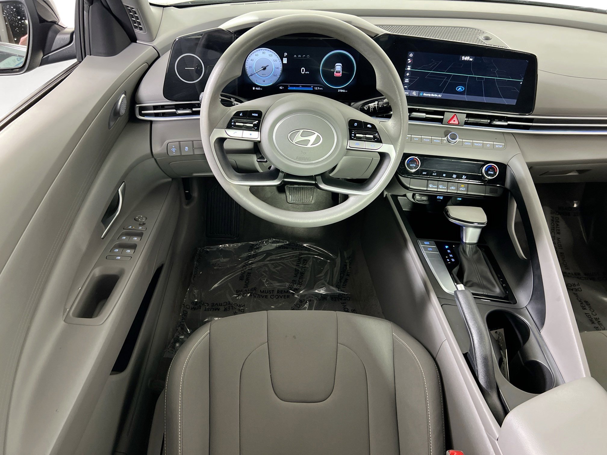 Used 2024 Hyundai Elantra SEL image 21