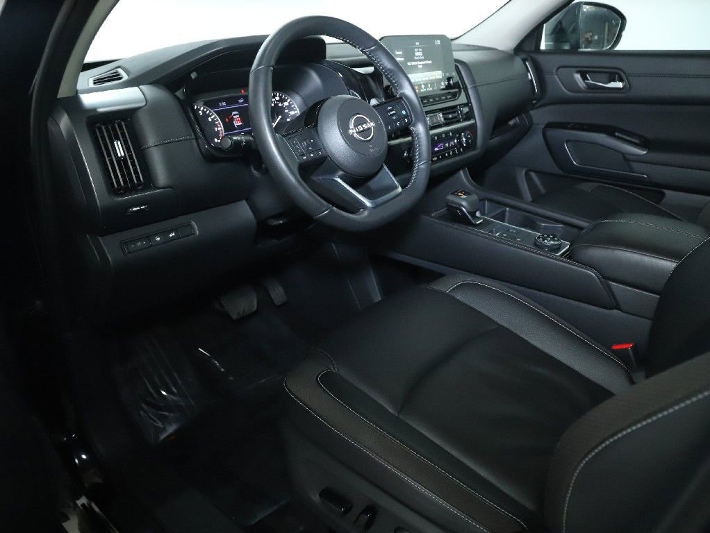 Certified 2025 Nissan Pathfinder SL image 19