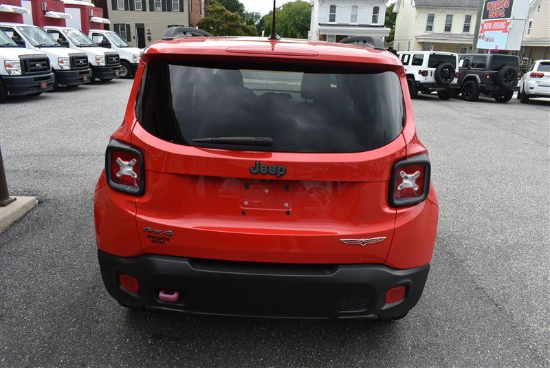 Used 2017 Jeep Renegade Trailhawk AWD/4WD image 5