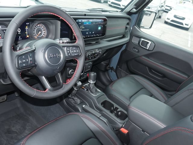Used 2024 Jeep Wrangler Unlimited Rubicon AWD/4WD image 16
