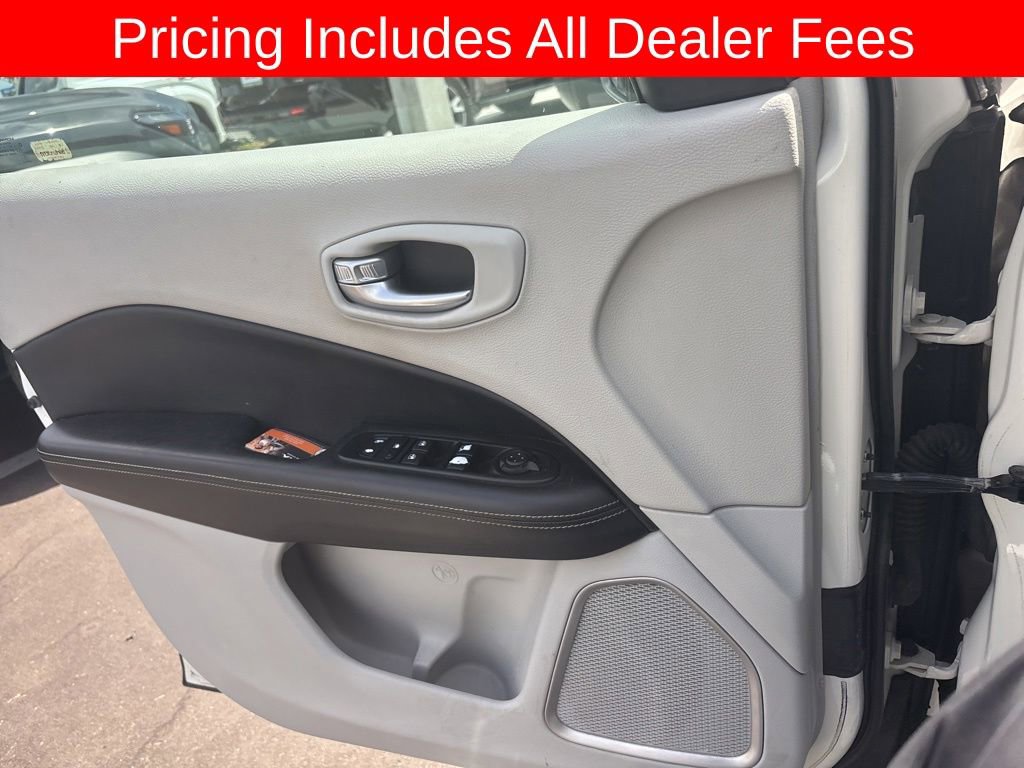 Used 2018 Jeep Compass Latitude w/ Popular Equipment Group FWD image 10