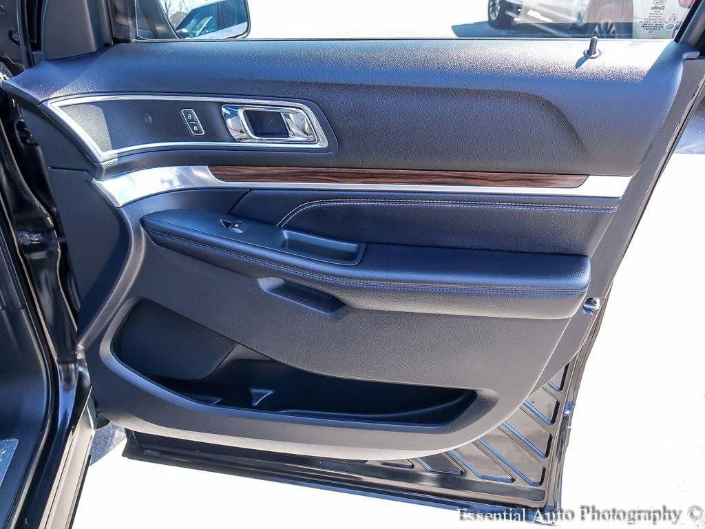 Used 2018 Ford Explorer Limited image 29