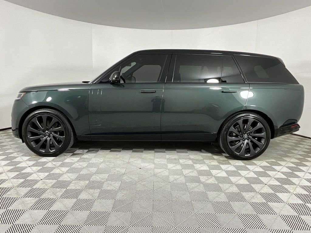 Used 2025 Land Rover Range Rover Long Wheelbase Autobiography image 2