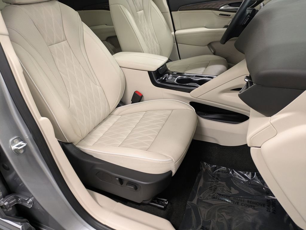 Used 2023 Buick Envision Avenir image 25