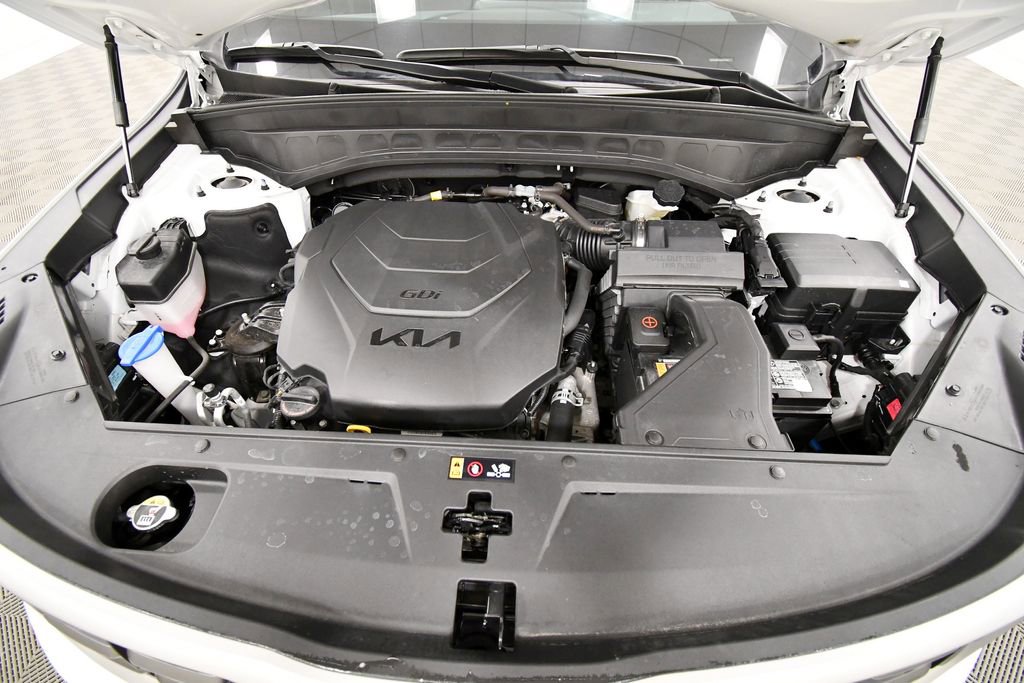 Used 2025 Kia Telluride SX w/ SX Captain's Chair Package image 12