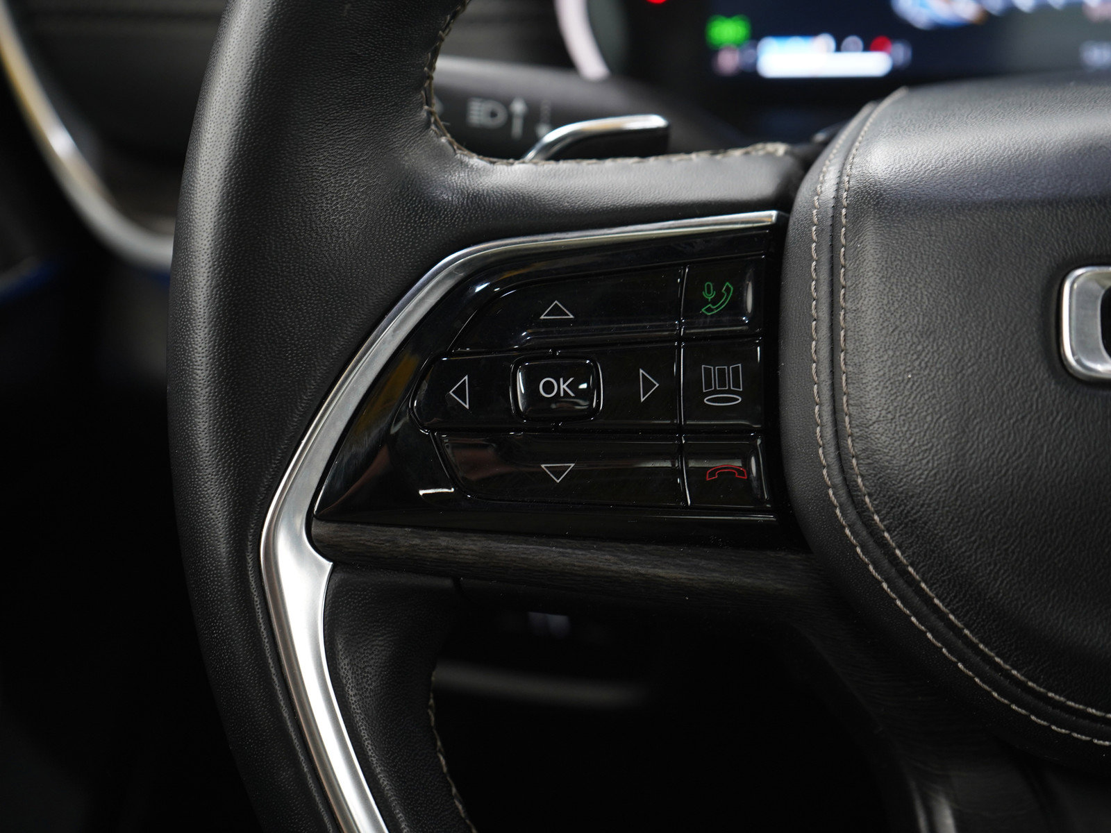 Used 2022 Jeep Grand Cherokee Overland w/ Luxury Tech Group IV image 27