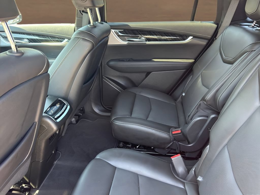 Certified 2025 Cadillac XT6 Premium Luxury FWD image 31