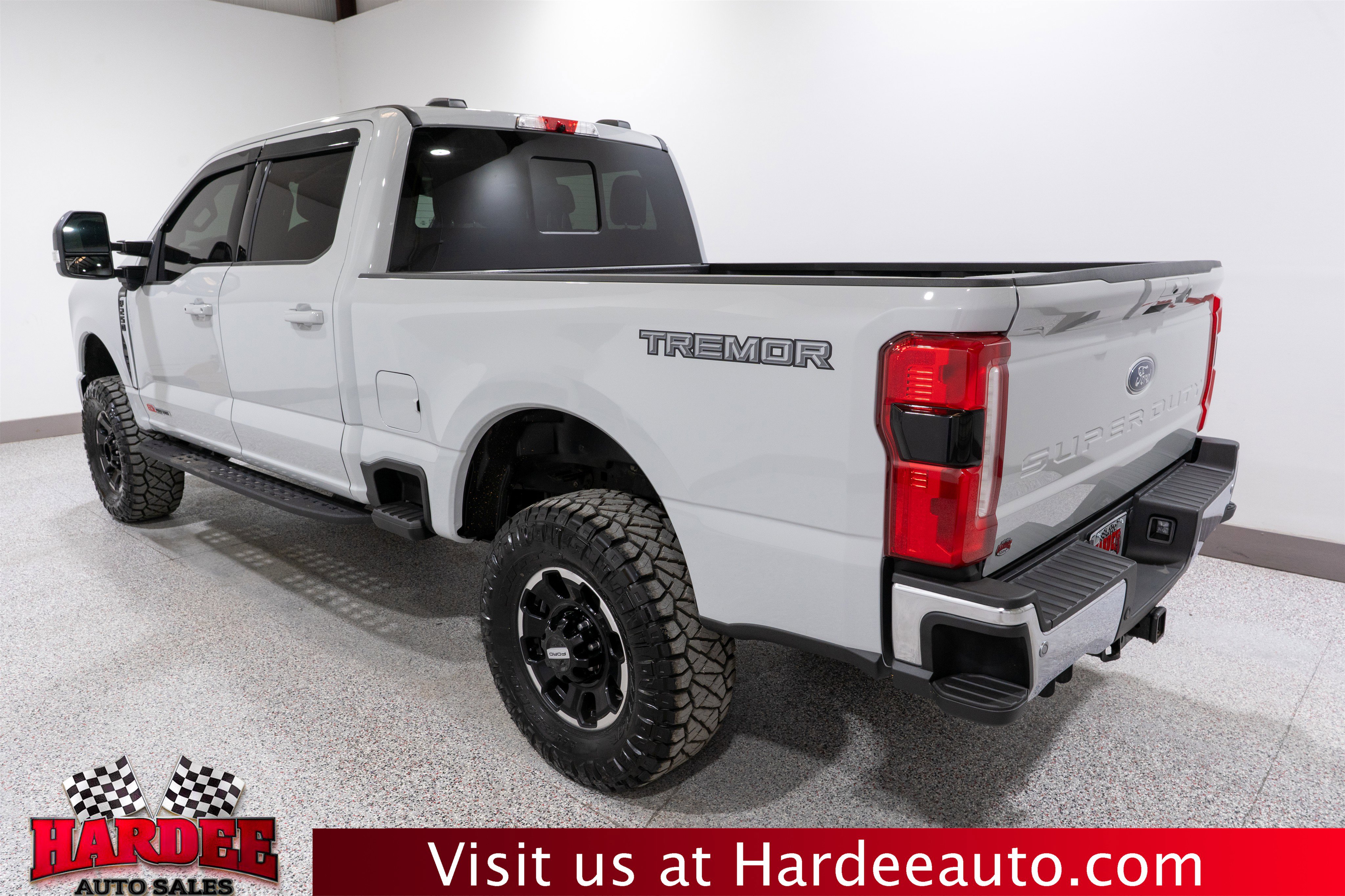 Used 2025 Ford F250 Lariat w/ Lariat Ultimate Package AWD/4WD image 3