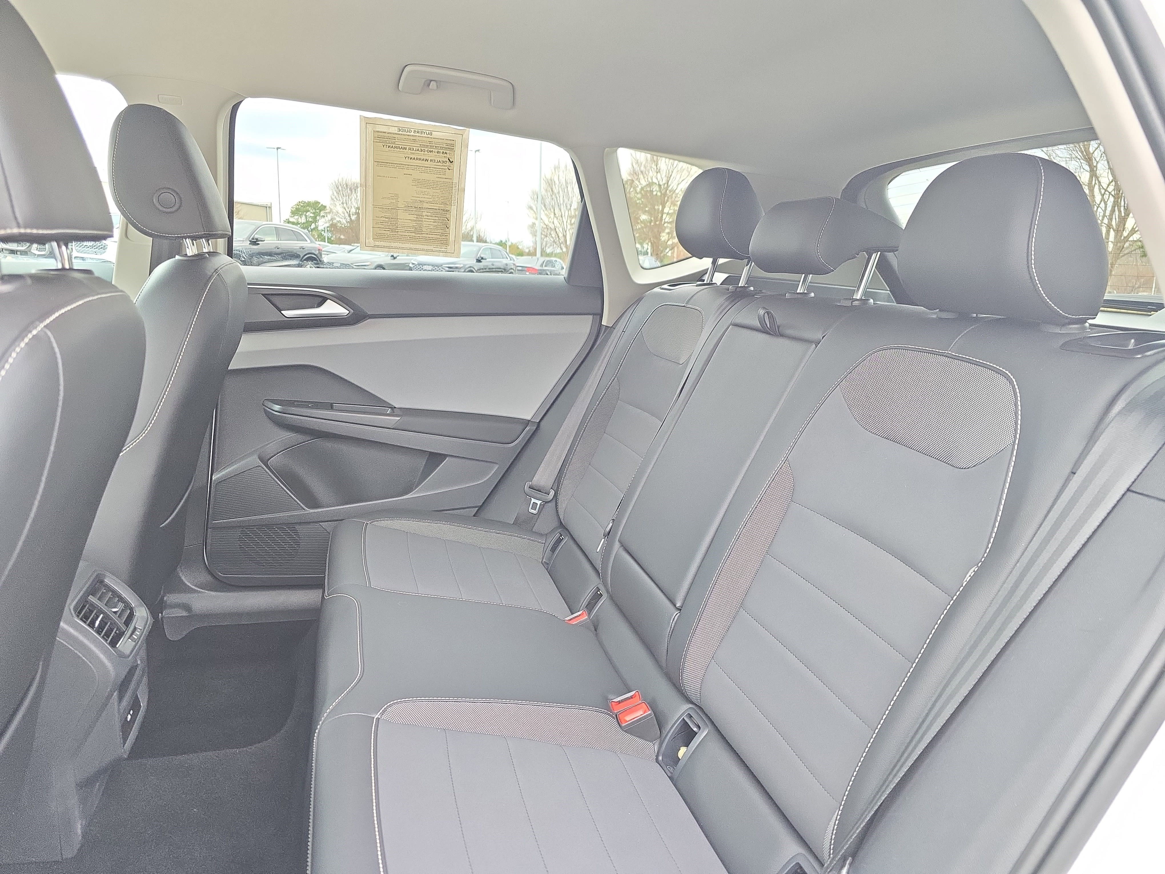 Used 2022 Volkswagen Taos SE image 13