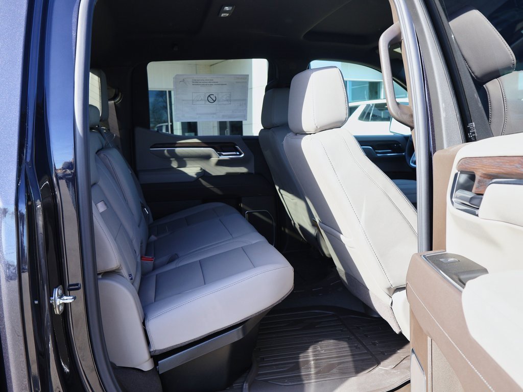 New 2026 GMC Sierra 1500 SLT w/ SLT Premium Plus Package image 8