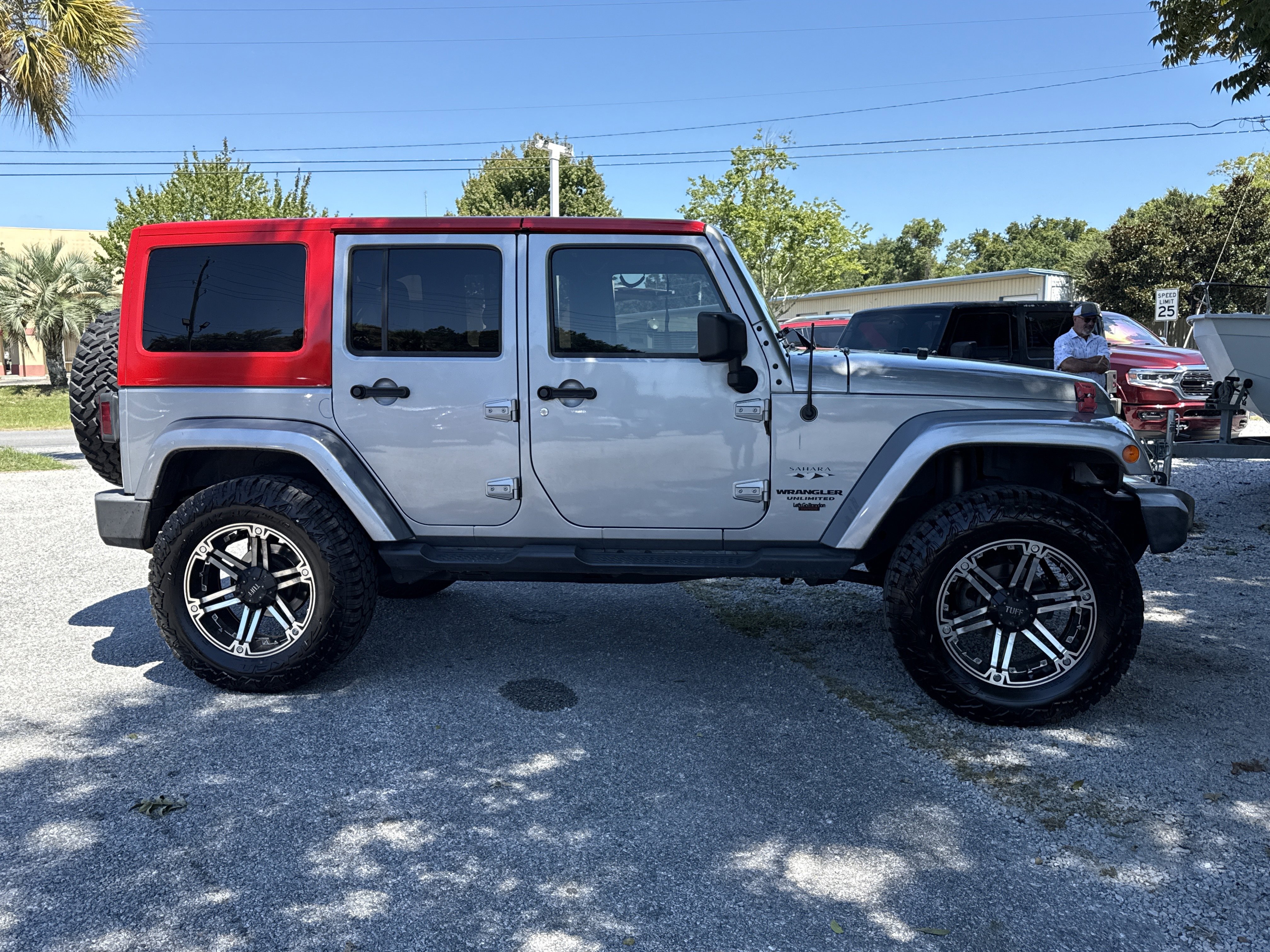 Used 2016 Jeep Wrangler Unlimited Sahara w/ Max Tow Package AWD/4WD image 6