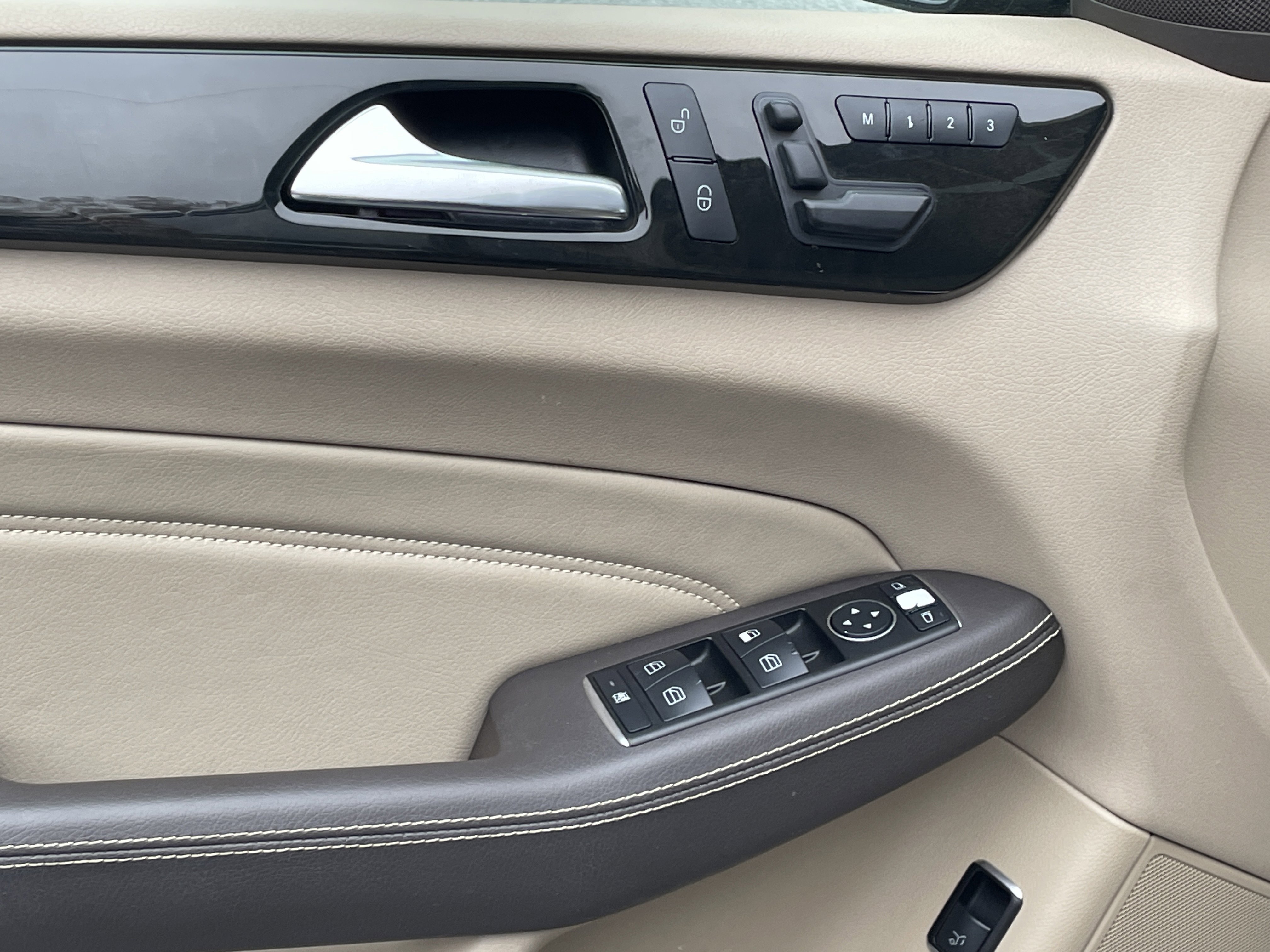 Used 2015 Mercedes-Benz ML 350 4MATIC image 16