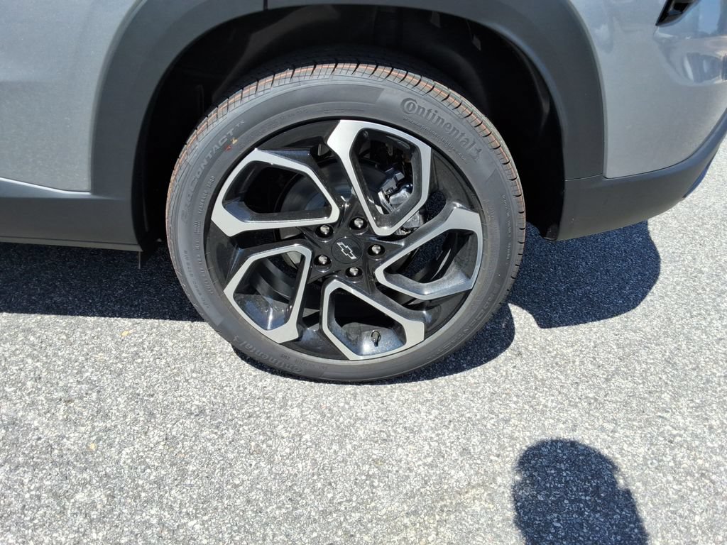 New 2026 Chevrolet Trax RS w/ Sunroof Package FWD image 11