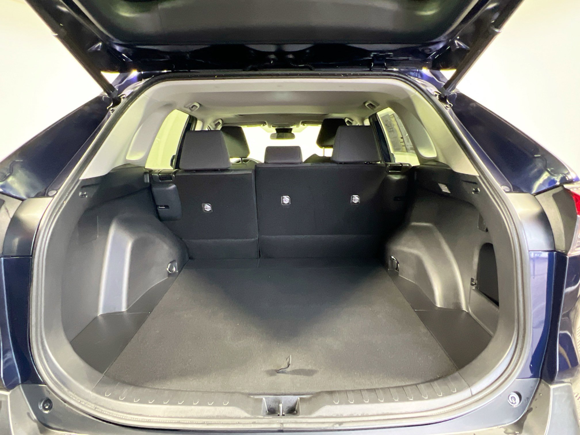 Used 2021 Toyota RAV4 XLE w/ Convenience Package image 34