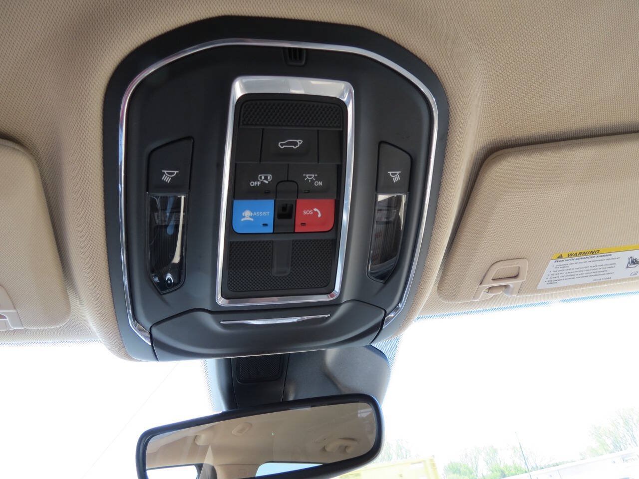 Used 2022 Jeep Grand Cherokee Limited AWD/4WD image 26