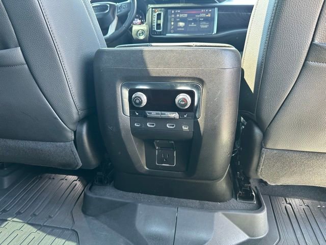 Used 2023 GMC Yukon XL Denali w/ Advanced Technology Package AWD/4WD image 16