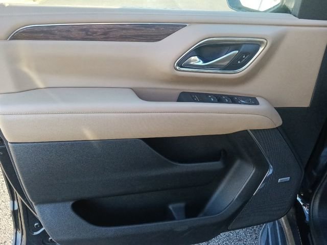 Used 2024 Chevrolet Suburban Premier RWD image 11