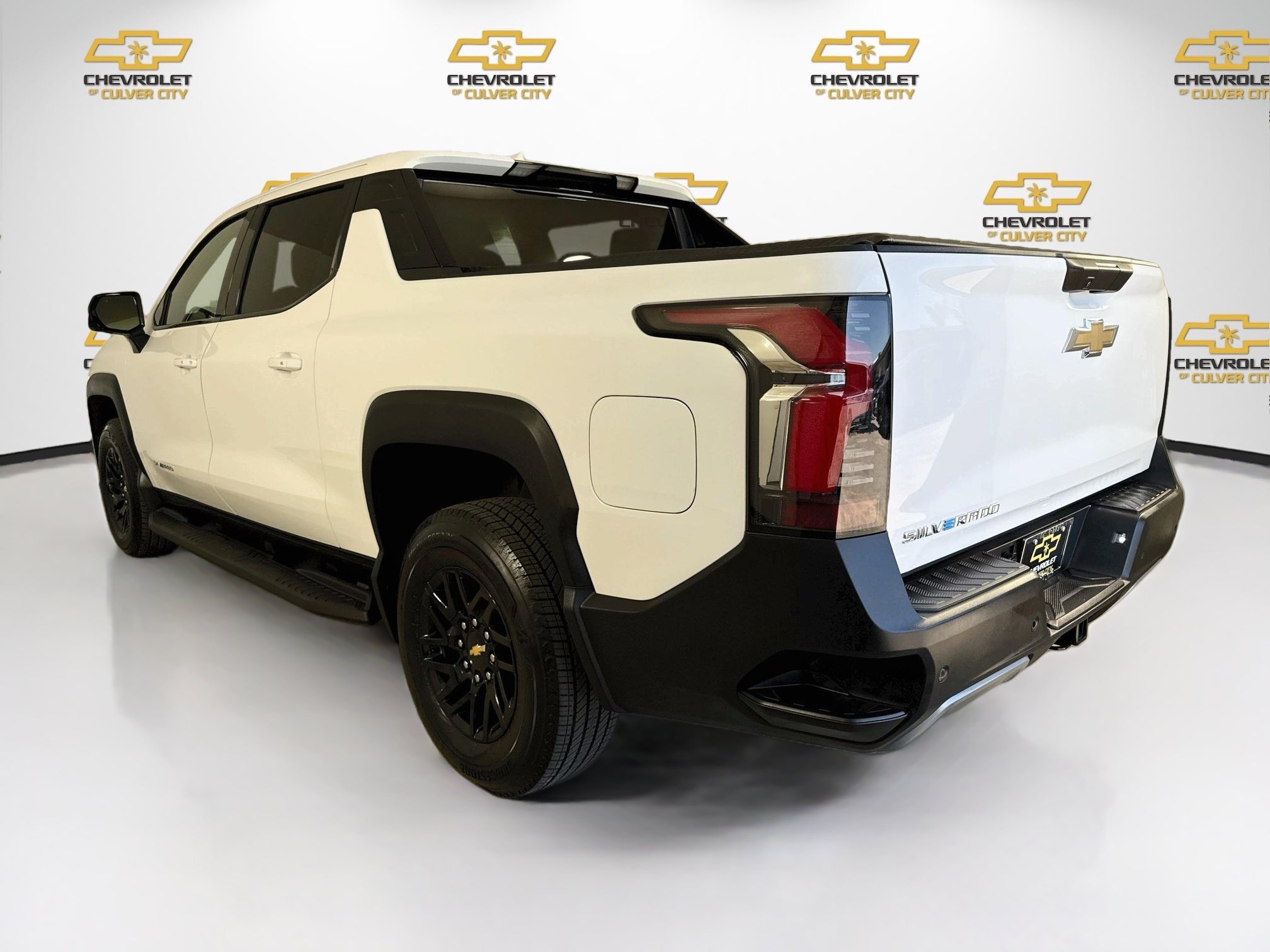 Used 2026 Chevrolet Silverado EV LT AWD/4WD image 6