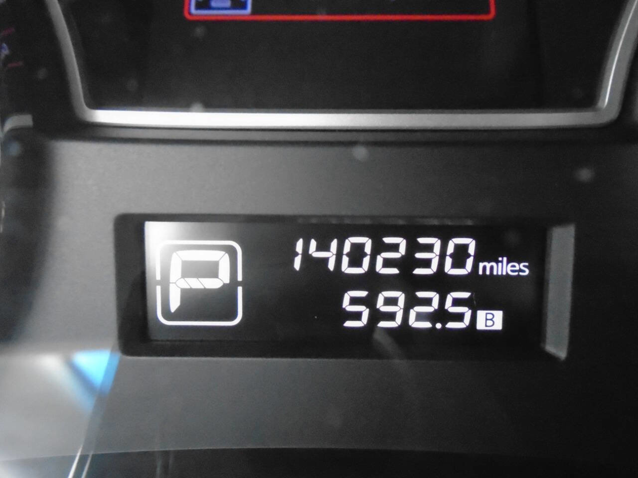 Used 2014 Nissan Pathfinder Platinum w/ Platinum Premium Package FWD image 18