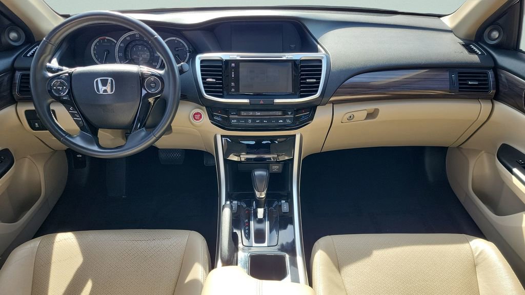 Used 2017 Honda Accord EX-L image 11