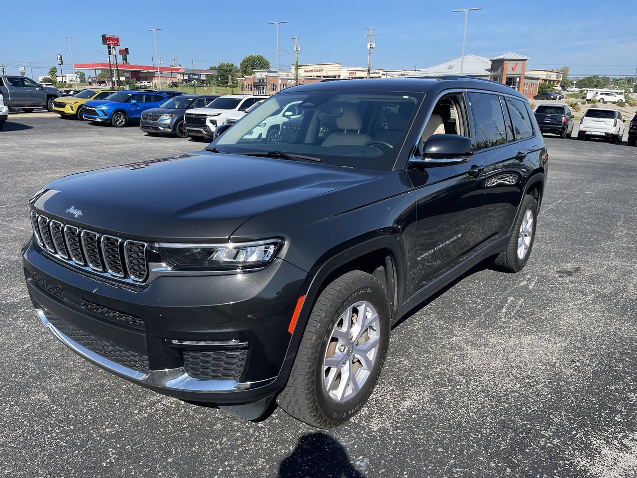 Used 2022 Jeep Grand Cherokee L Limited AWD/4WD image 1