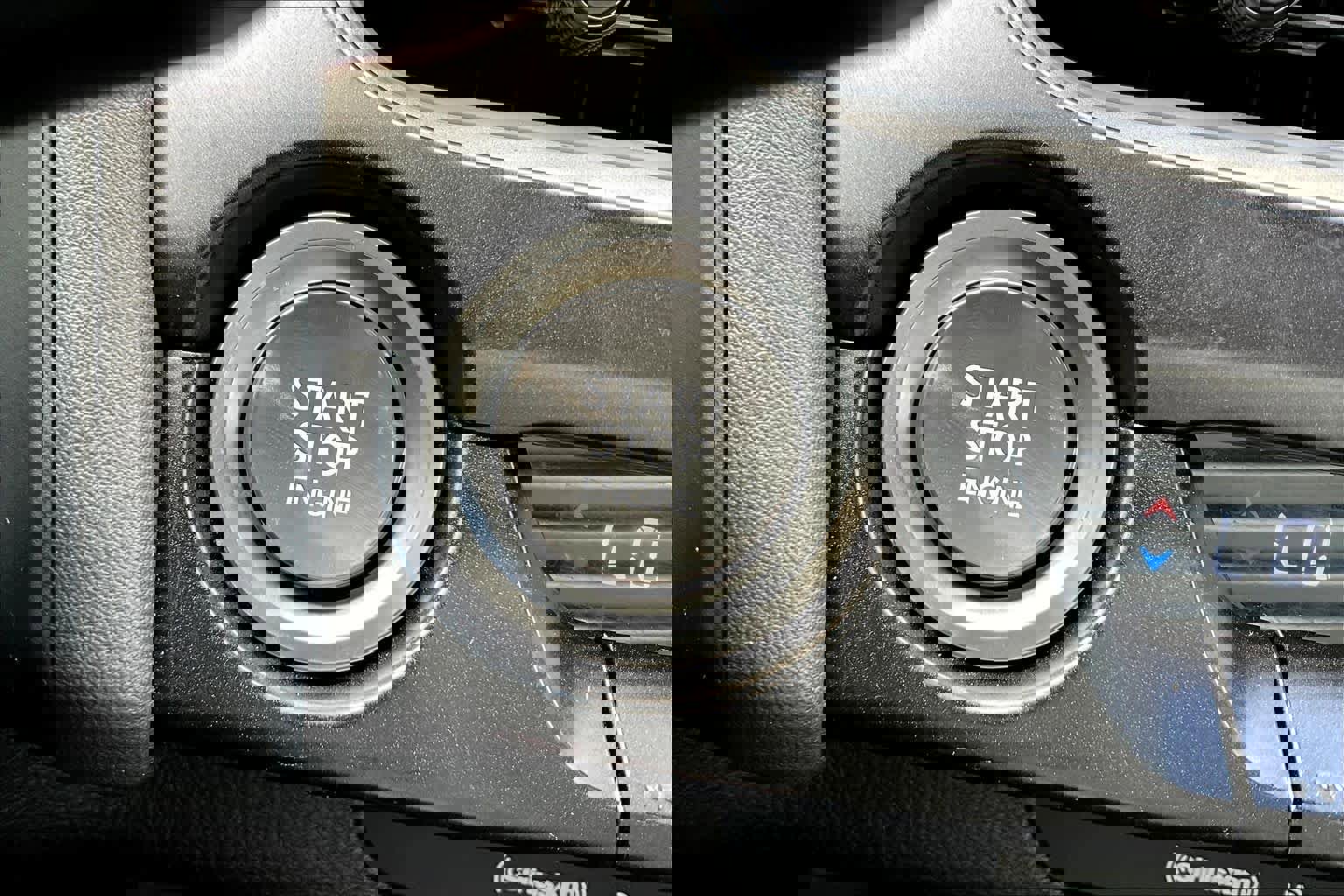 Used 2020 Lexus UX 200 w/ Premium Package image 33