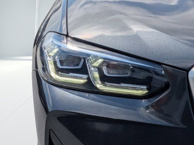 Used 2023 BMW X4 xDrive30i w/ Parking Assistance Package AWD/4WD image 9