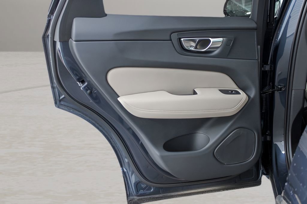 New 2026 Volvo XC60 B5 Plus w/ Protection Package Premier AWD/4WD image 11