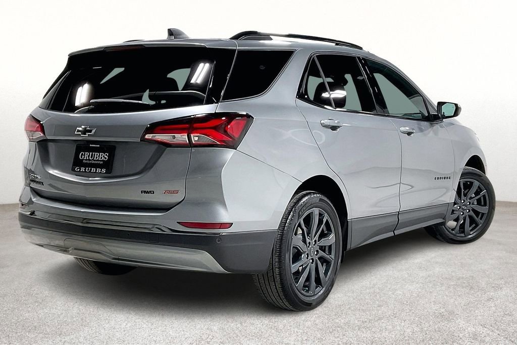 Used 2023 Chevrolet Equinox RS image 2