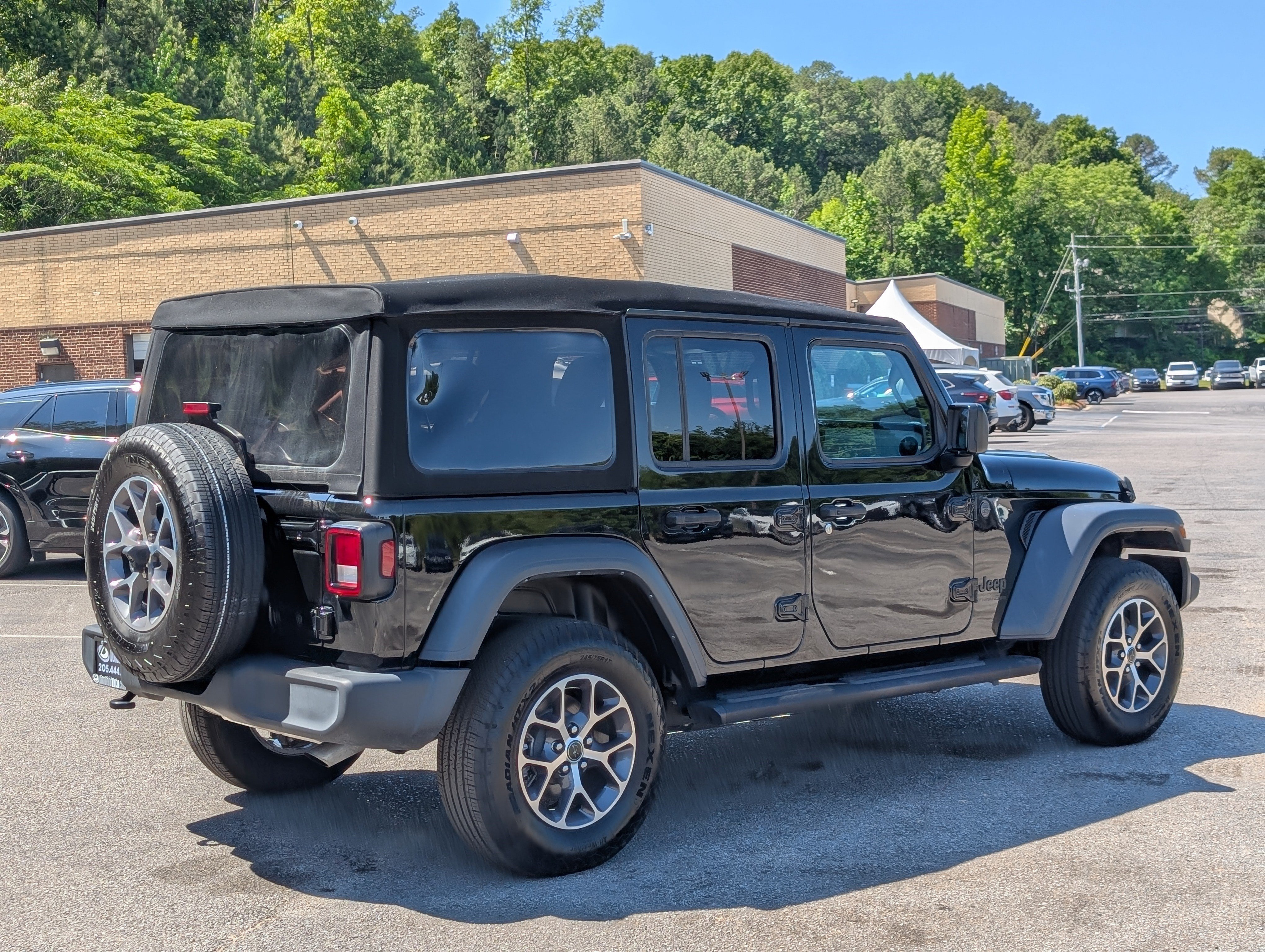 Used 2024 Jeep Wrangler Unlimited Sport AWD/4WD image 9
