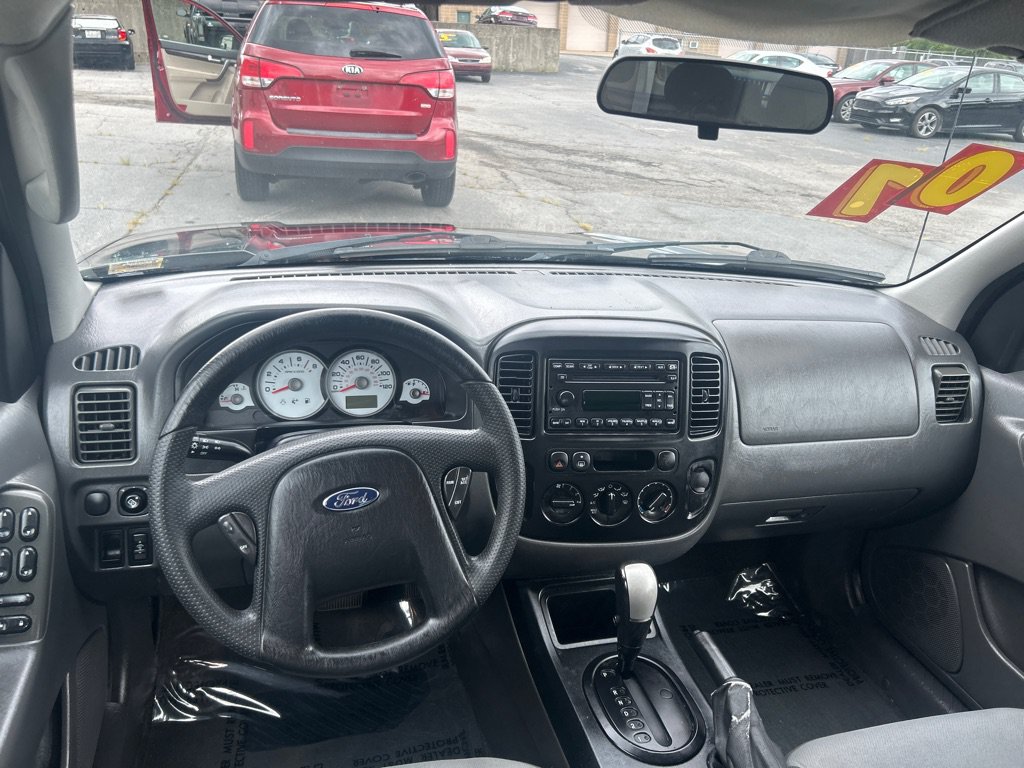 Used 2007 Ford Escape XLS AWD/4WD image 14