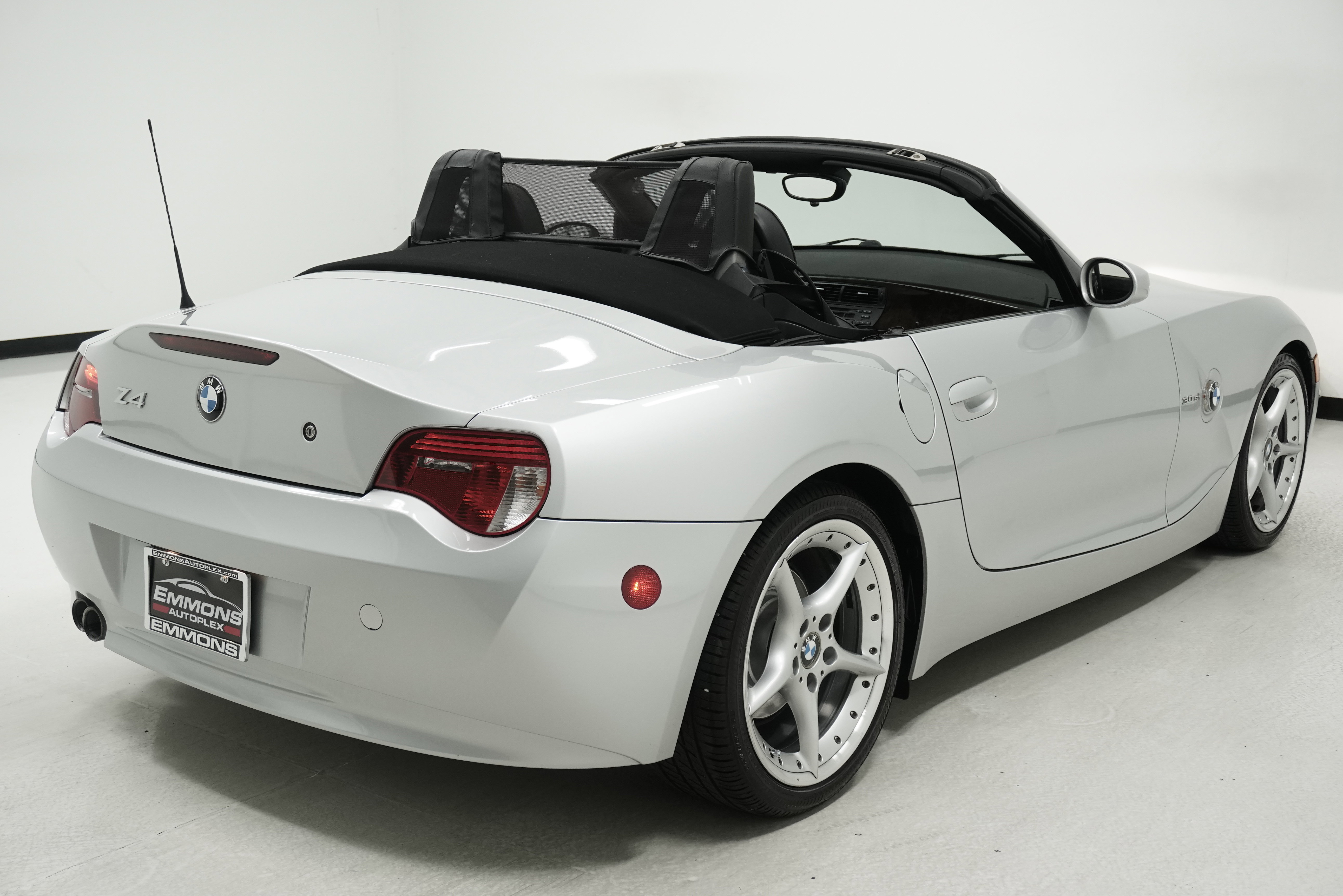 Used 2008 BMW Z4 3.0si image 9