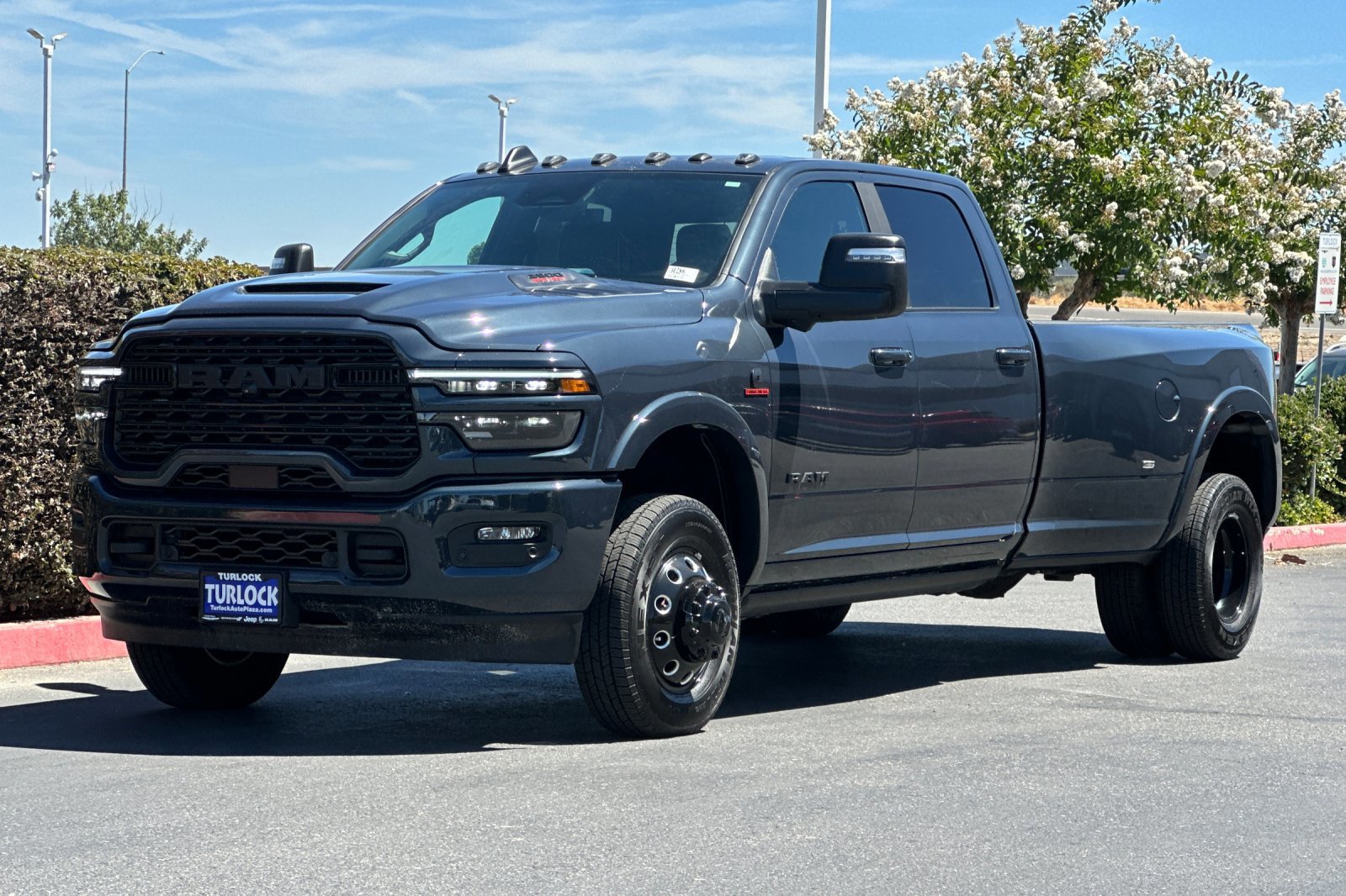 New 2025 RAM 3500 Limited image 8