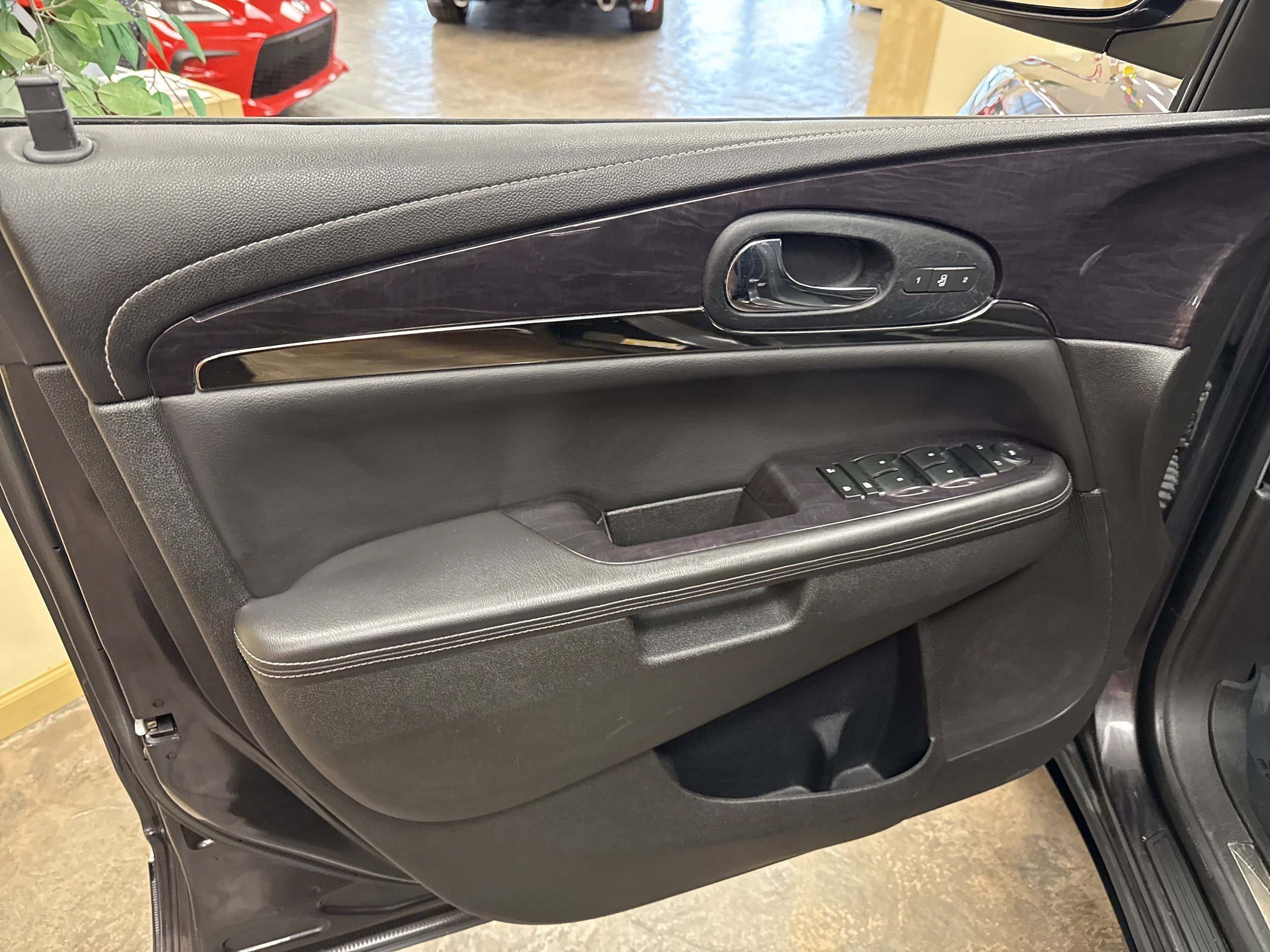 Used 2017 Buick Enclave Leather AWD/4WD image 39