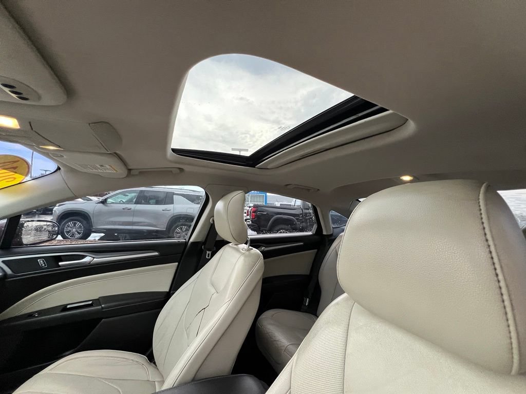Used 2014 Ford Fusion Titanium FWD image 19