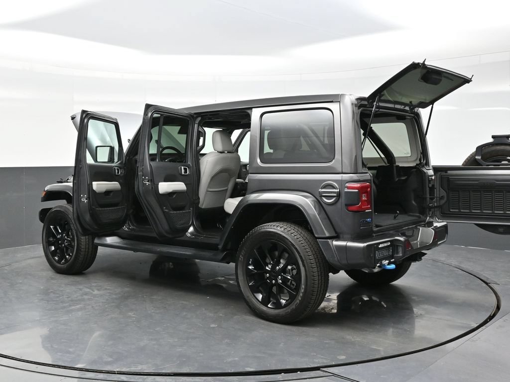 Used 2021 Jeep Wrangler Unlimited Sahara AWD/4WD image 45