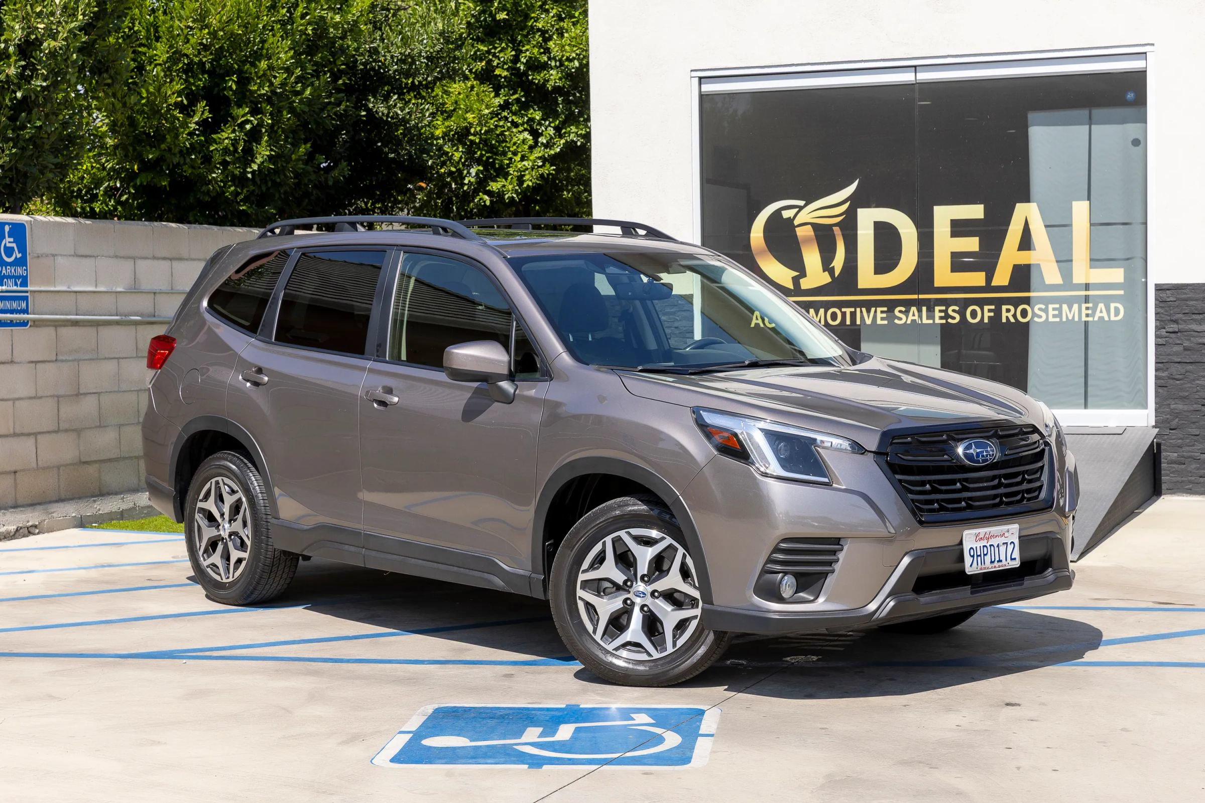 Used 2023 Subaru Forester Premium AWD/4WD image 2