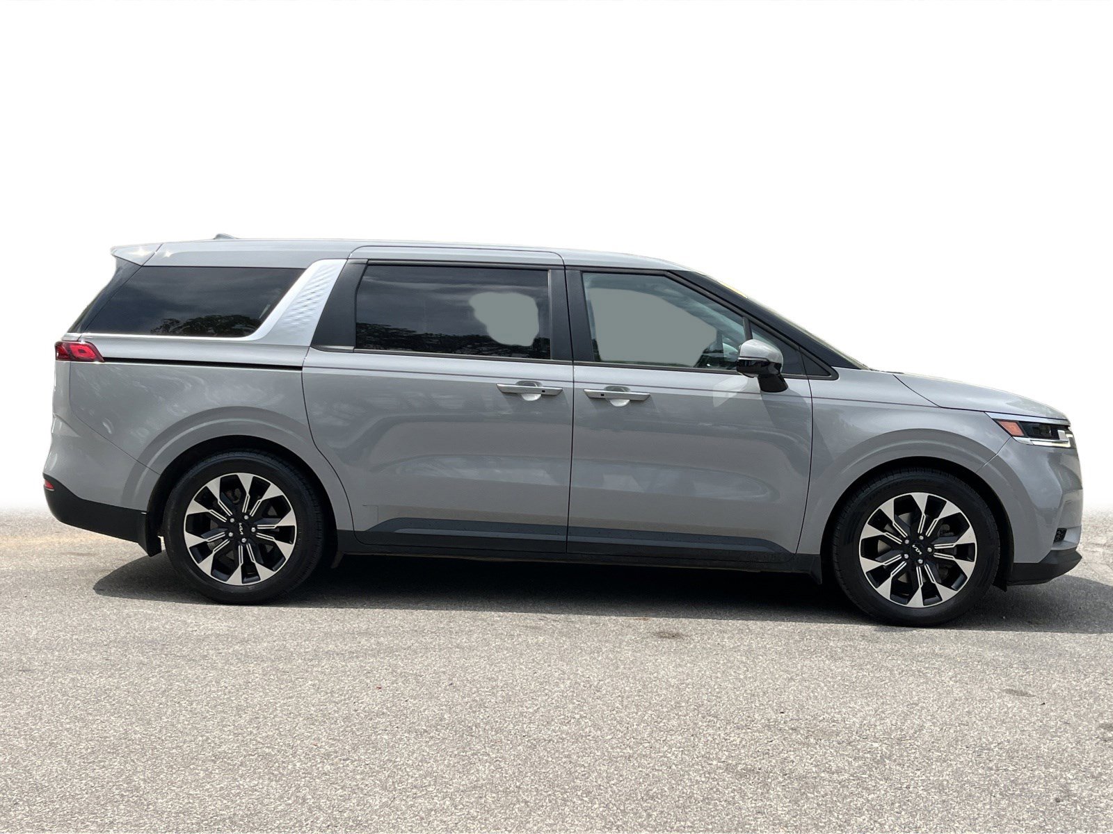 Used 2022 Kia Carnival EX FWD image 30