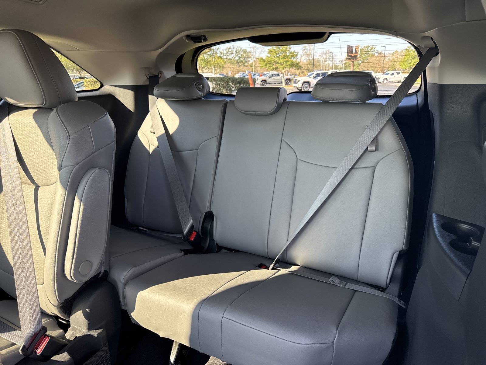 New 2025 Toyota Sienna XLE FWD image 28