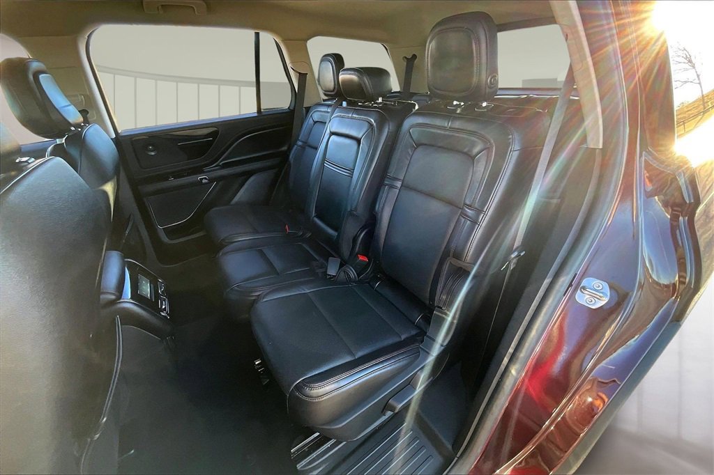 Used 2020 Lincoln Aviator Reserve image 28