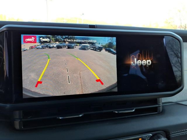 Used 2025 Jeep Wrangler Sahara 4xe image 30