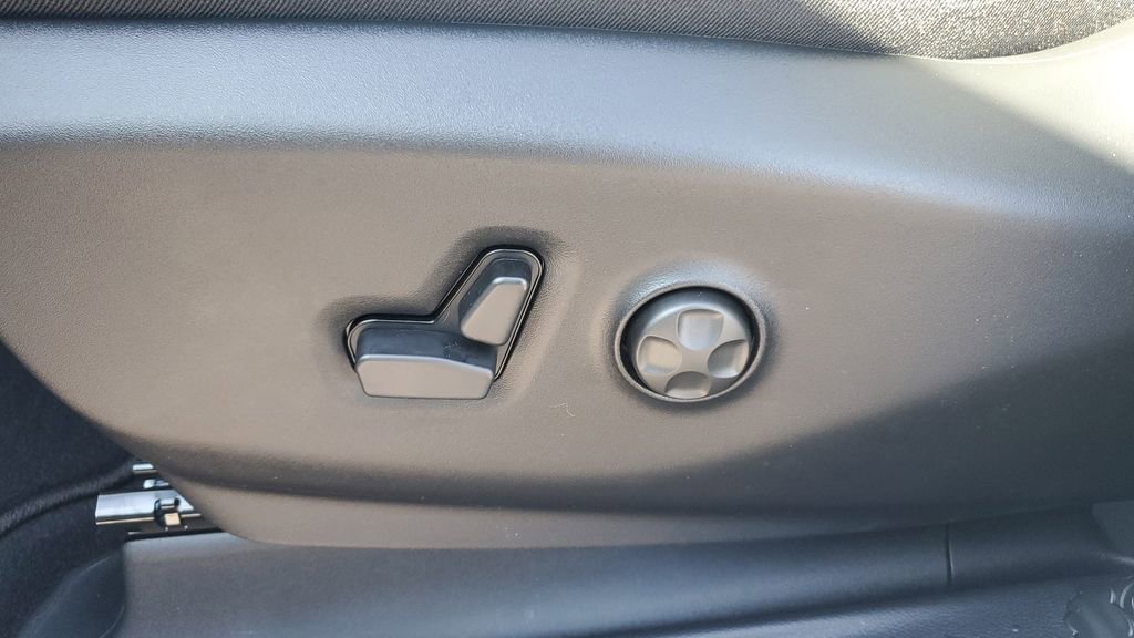 New 2026 Chrysler Pacifica Select image 20