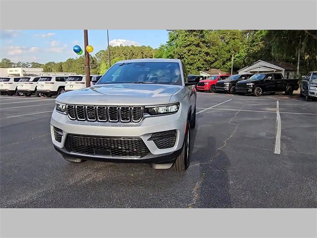 New 2025 Jeep Grand Cherokee Laredo X image 21