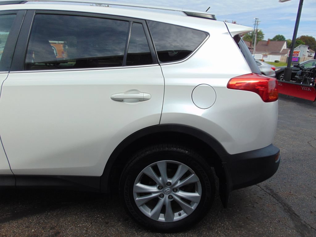 Used 2014 Toyota RAV4 Limited w/ Technology Package AWD/4WD image 13