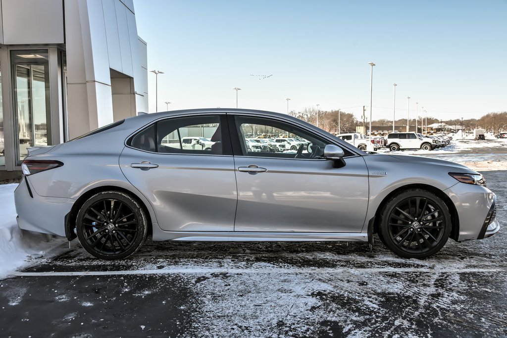 Used 2021 Toyota Camry XSE w/ Navigation Upgrade Package image 9